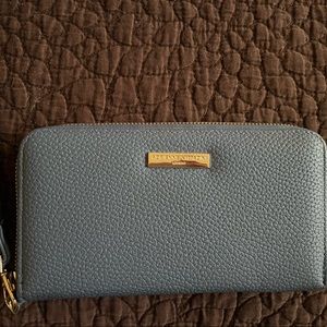 NWOT Blue Gray Adrienne Vittadini Clutch Wallet